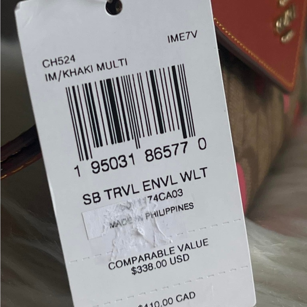 CH524 - Coach Travel Envelope Wallet in Signature Canvas with Strawberry Print - Picture 14 of 16